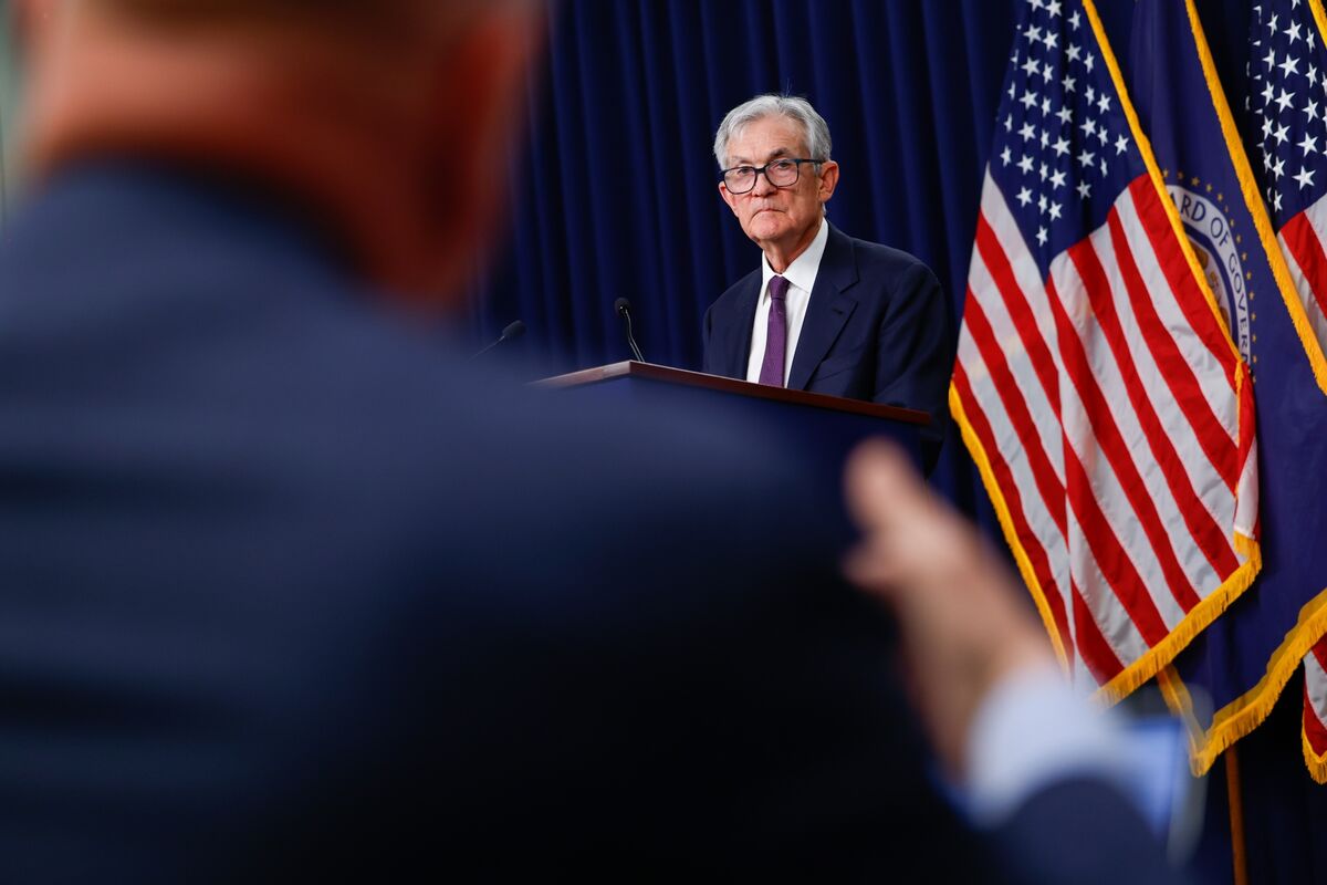 Treasuries Fall as Oil Rally Boosts Inflation Expectations