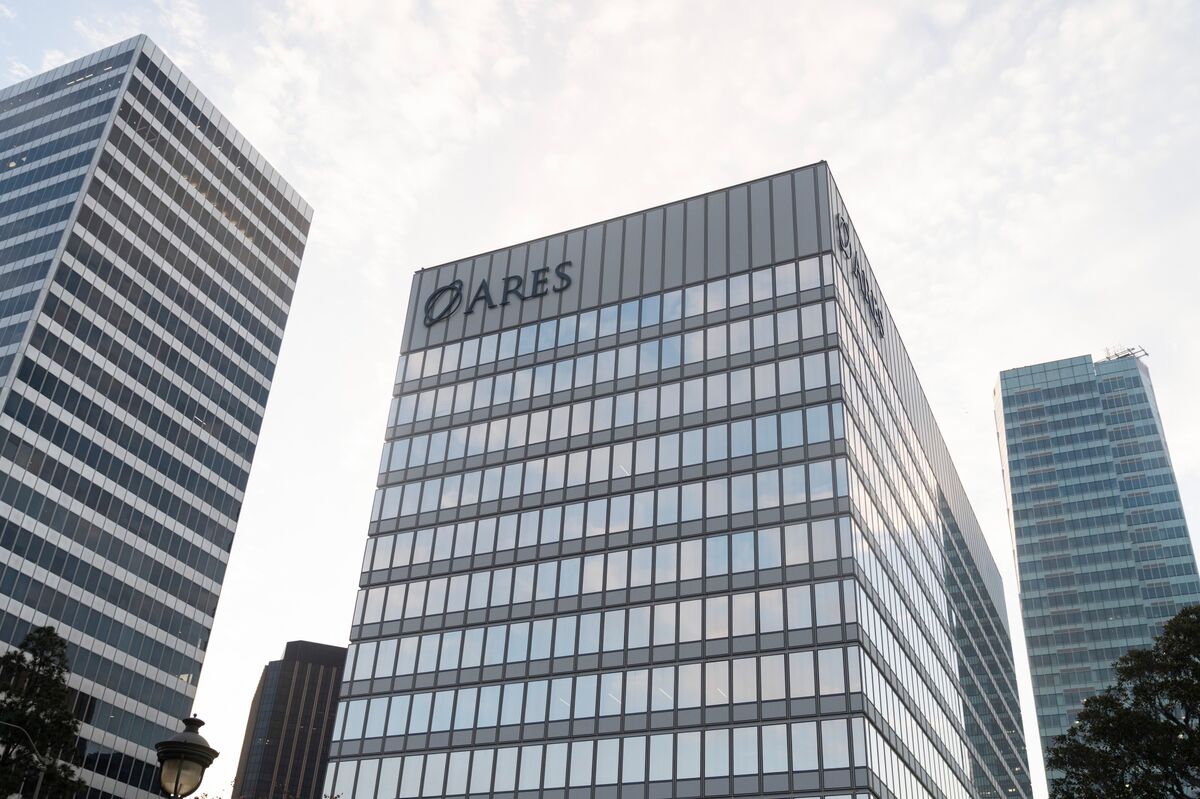 Private Credit Giants Try to Reassure Investors on AI Risks to Software Bets