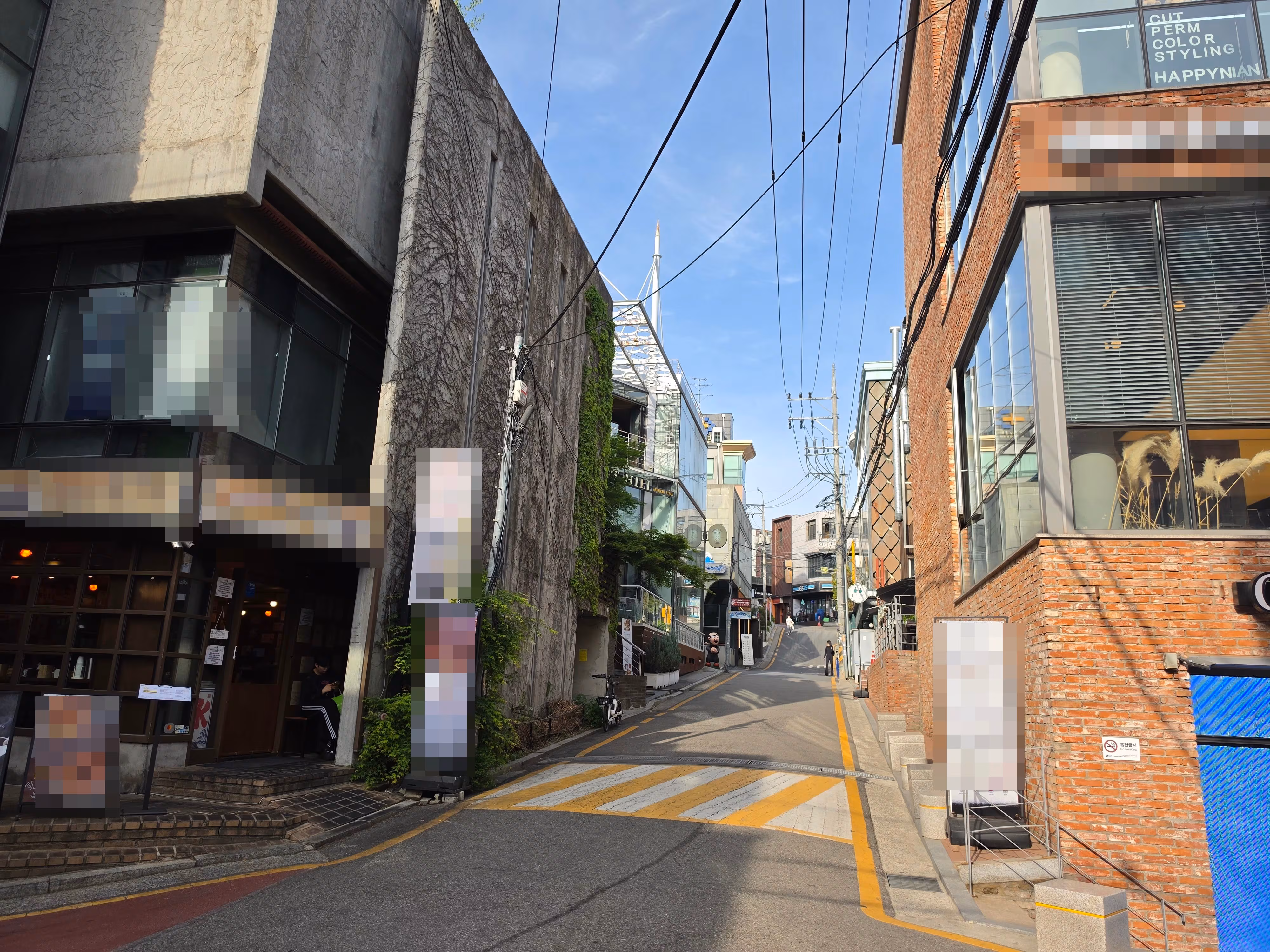 주거지역인데 술장사 오케이?… 강남역 골목 주류 판매 금지 무용지물