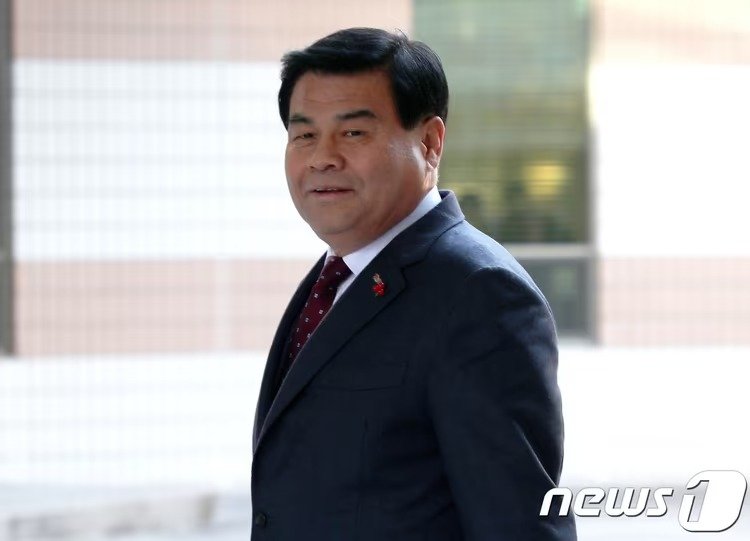 ‘거액 뇌물수수 혐의’ 심규언 동해시장에 징역 12년 구형