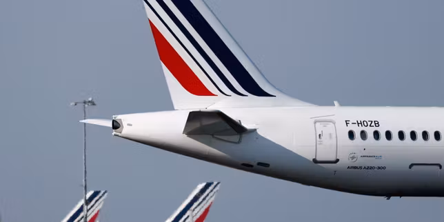 Pénurie de kérosène : le gouvernement va réunir les compagnies aériennes le 6 mai pour sécuriser l’approvisionnement des aéroports français
