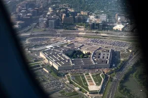 Pentágono amplia uso de IA em redes militares e firma acordo com mais 4 big techs