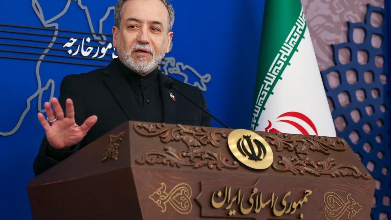 US says direct talks are on, Iran says no: confusion over Pakistan meeting