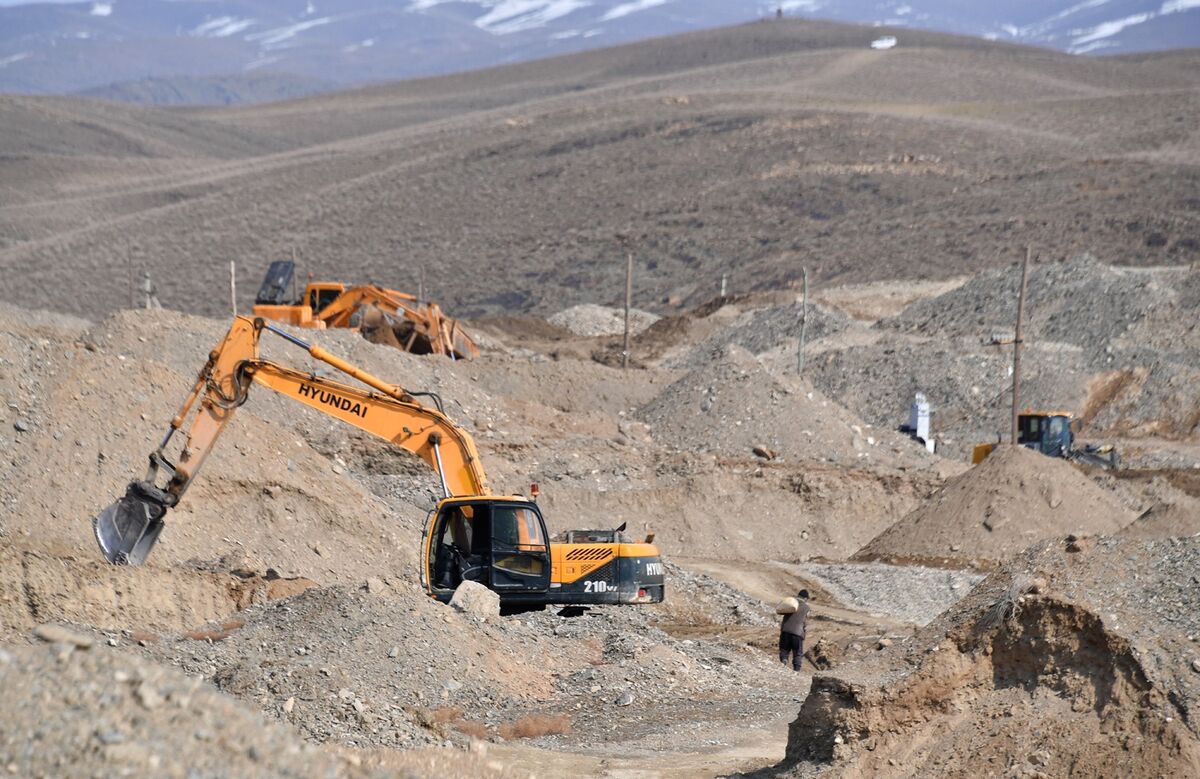 World’s Fourth Largest Gold Miner’s IPO Is Said to Be Paused