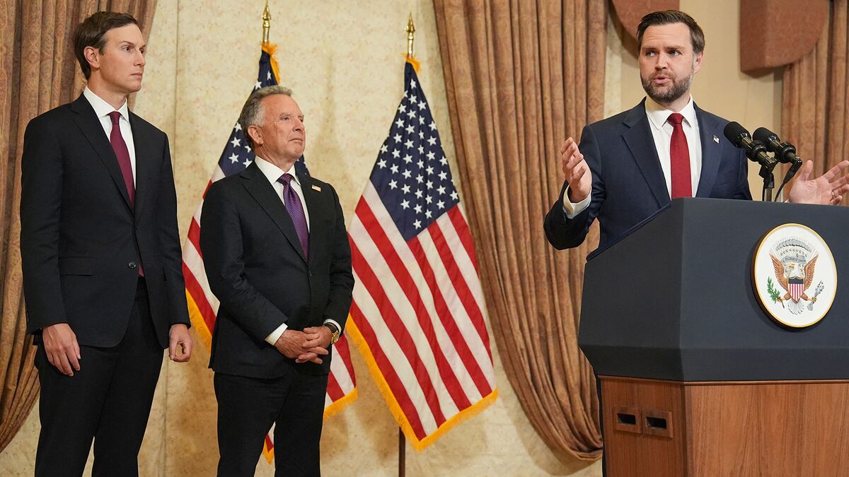 White House Sends Team to Pakistan as Iran Balks at Talks