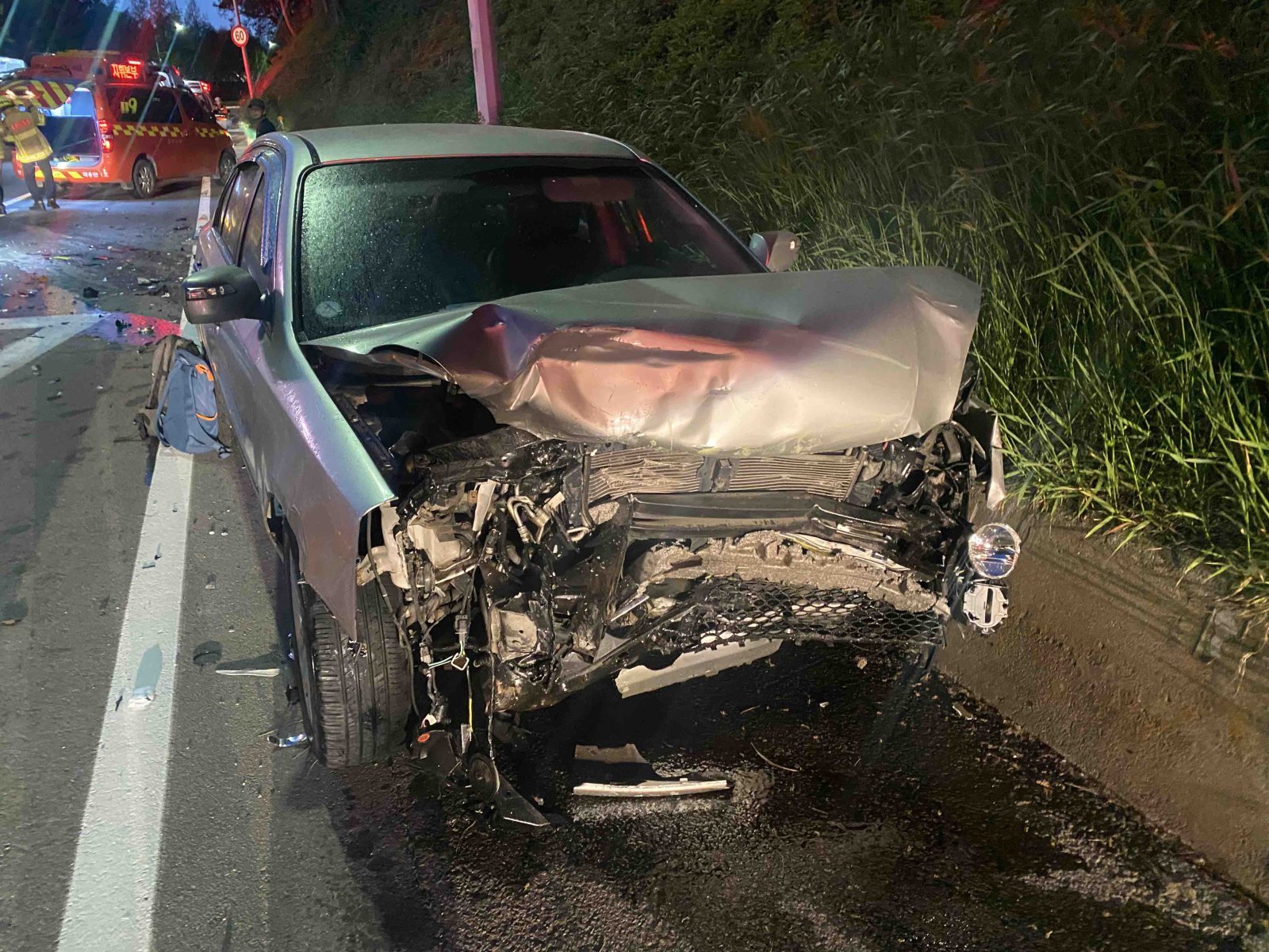 동해서 로체와 모닝 차량 충돌…70~80대 남녀 숨져