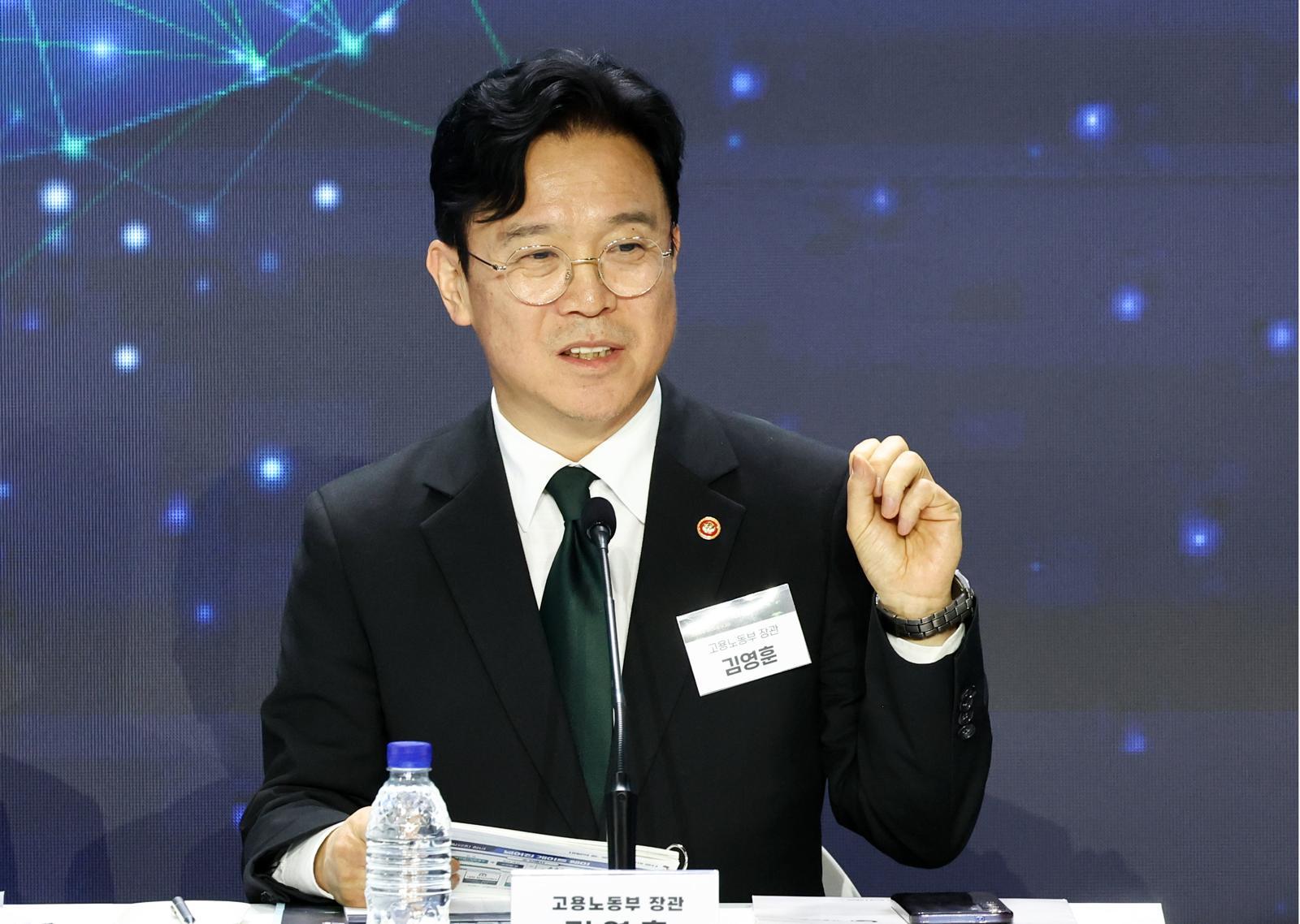 10만명에 직업교육-일 경험 제공 ‘청년 뉴딜’