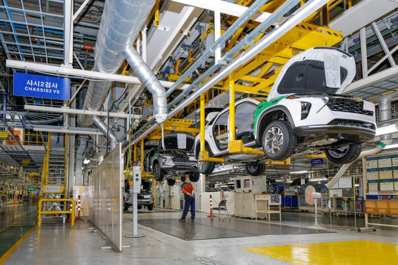 [르포] GM 창원공장서 만든 트랙스 크로스오버, 가포신항 거쳐 세계로