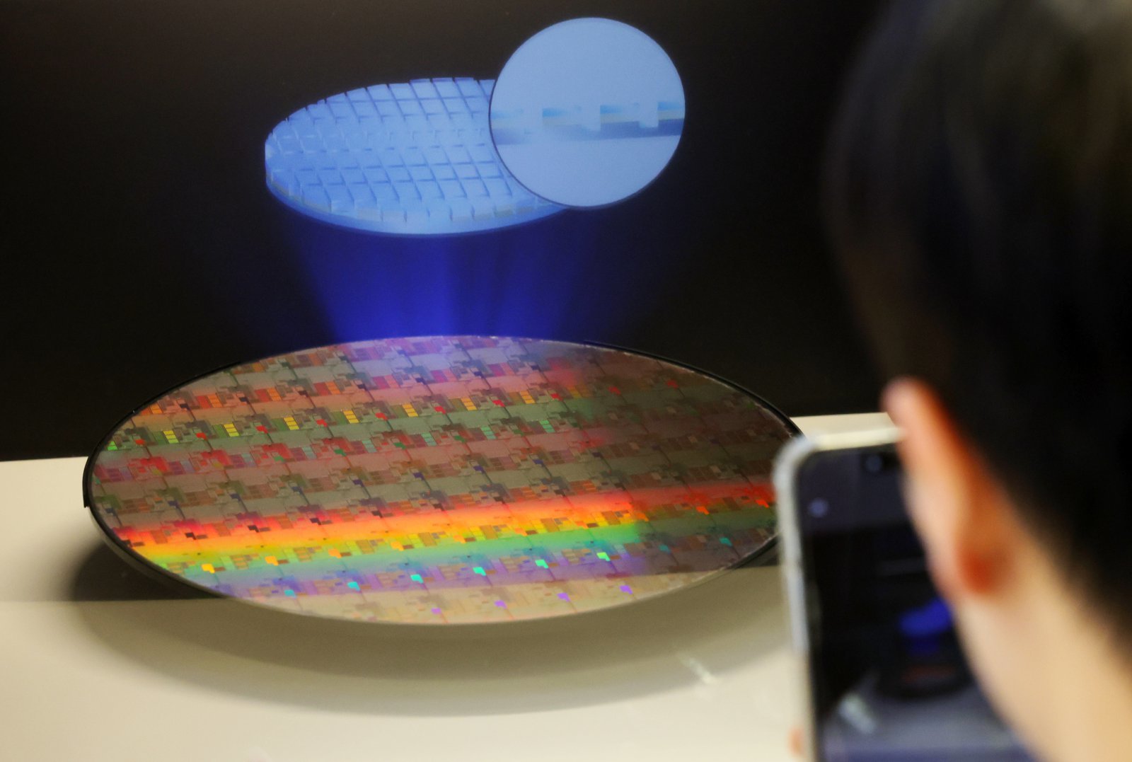 ‘삼전닉스’ 신고가 경신에…계약학과 합격선 역대 최고