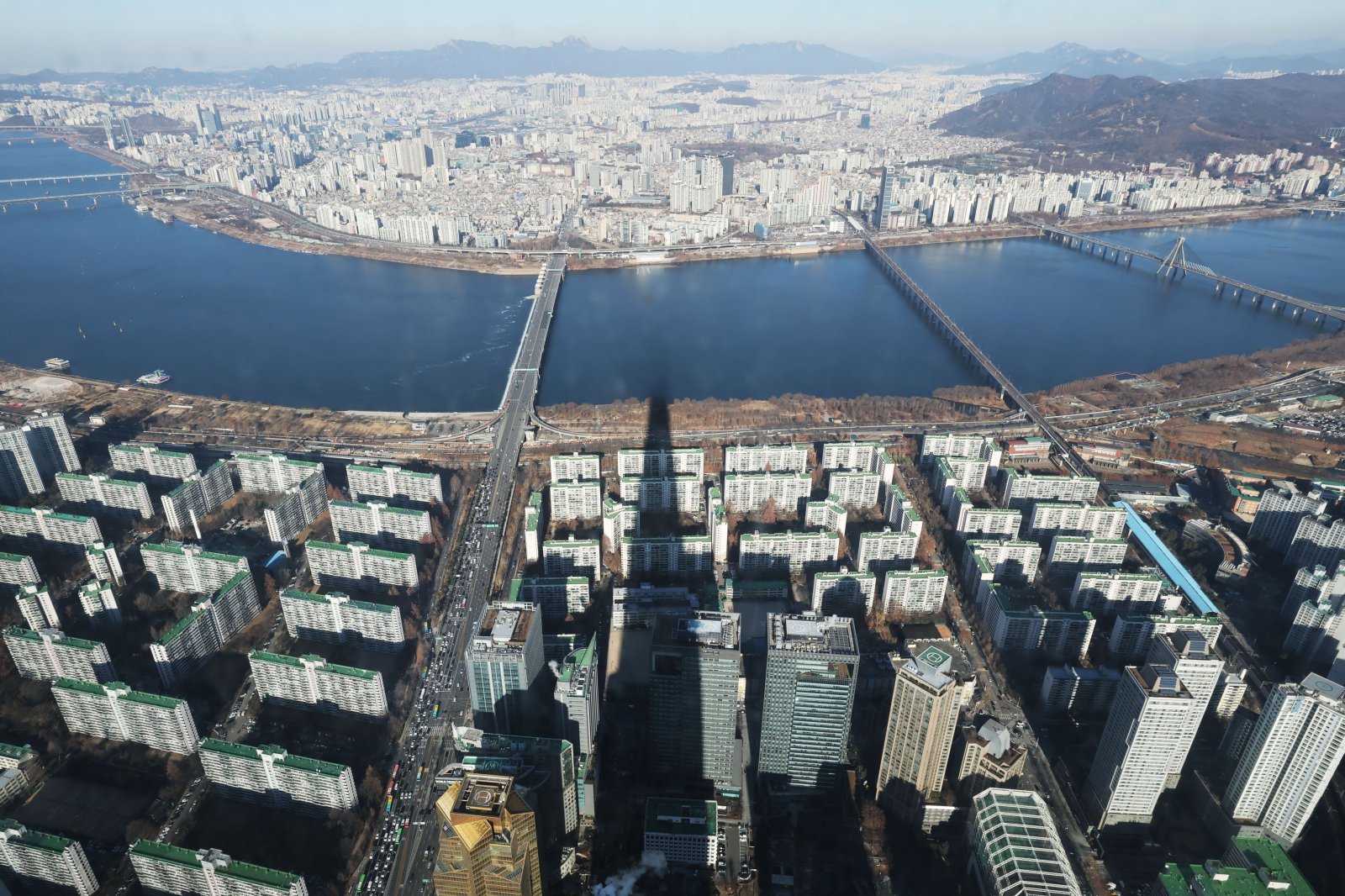 서울 아파트값 64주 상승…강남3구 반등 조짐