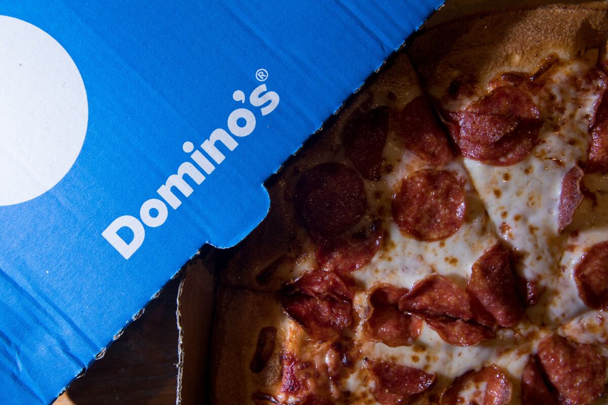 Domino’s Pizza Slides After Missing Comparable Sales Estimate