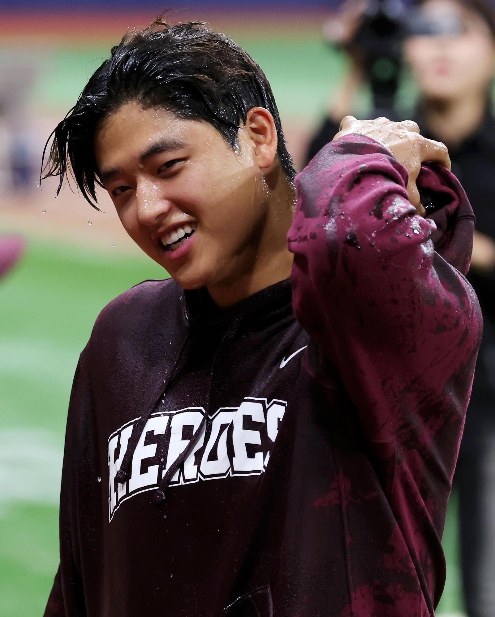 ‘영웅’ 은퇴하던 날, 새 영웅 탄생… “시속 159km 꽂았다”