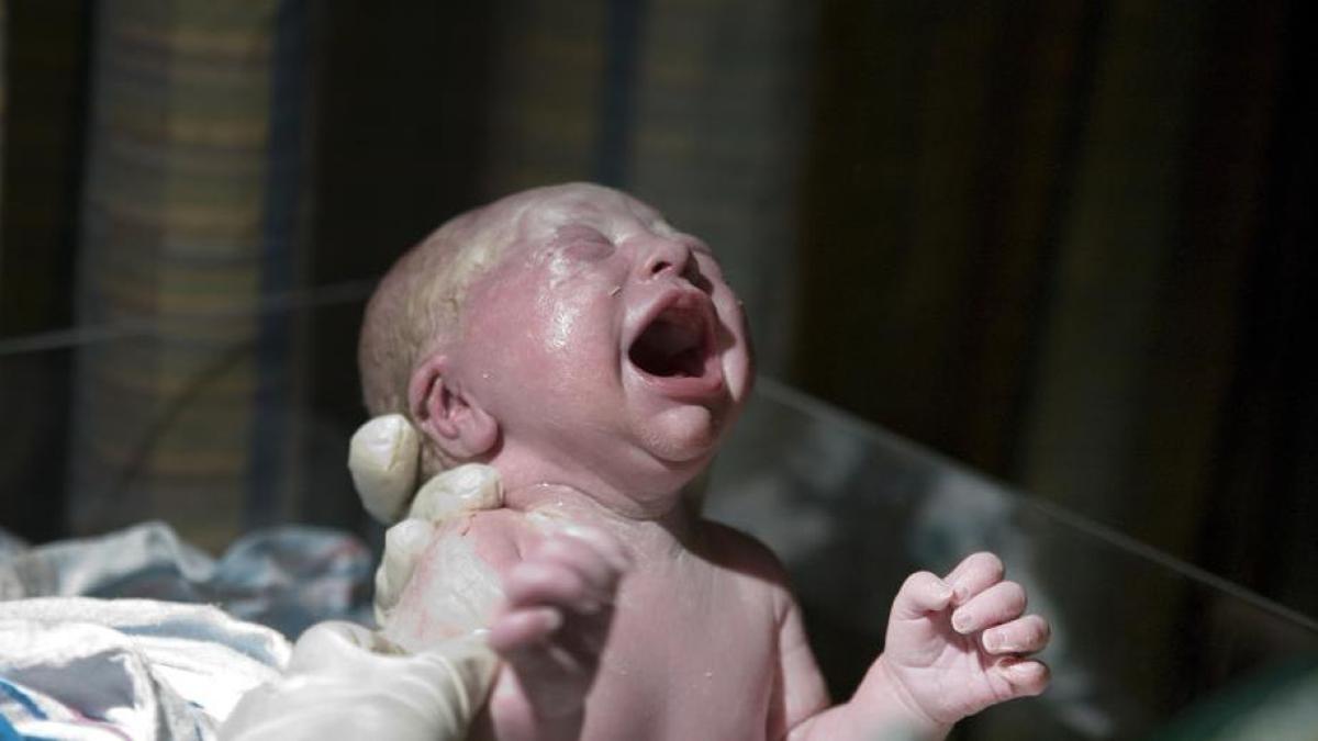 Recorte en el servicio de alta precoz tras el parto en Barcelona: solo funciona de lunes a viernes