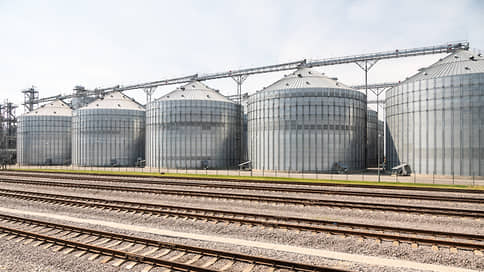Аграриям уступили место в вагоне // Небольшим участникам зернового рынка предложено самостоятельно вывозить продукцию