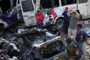 Colômbia reforça combate ao narcotráfico e oferece recompensa por líderes criminosos