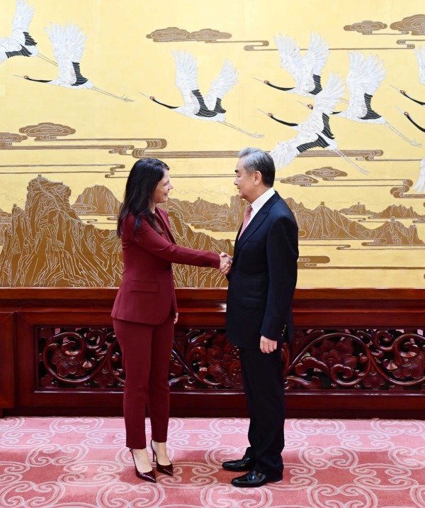 中 “힘 내세워 유엔 지위 도전해”…트럼프 방중 앞 美 겨냥