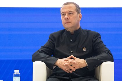 Медведев предложил ответ на идею Эстонии о помощи Украине за счет России