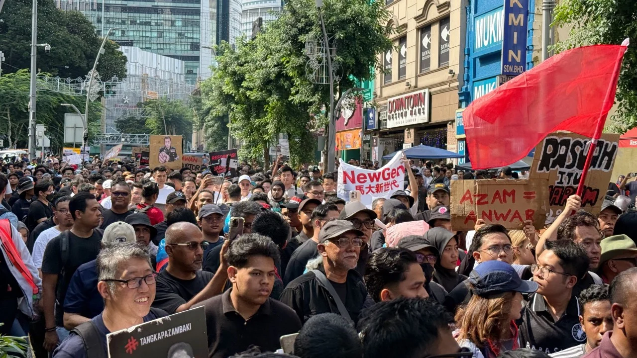 Malaysia gets new anti-corruption chief as protests mount against outgoing head