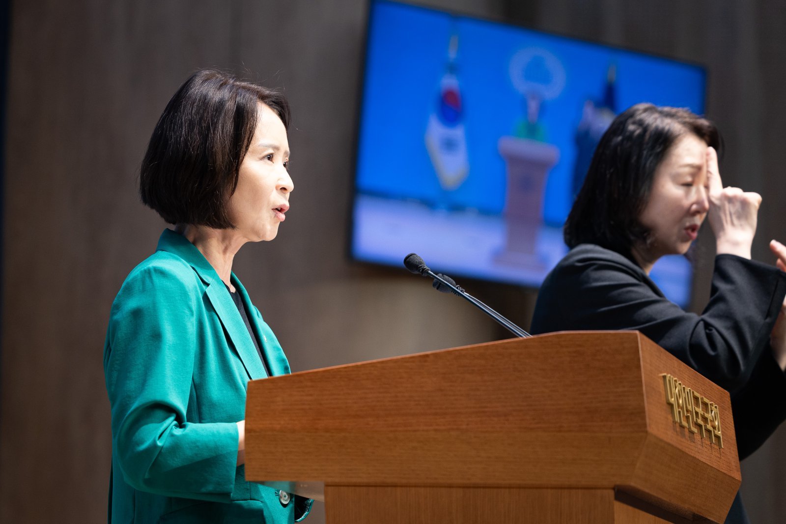 국힘, 오늘 윤리위 열고 정진석 복당 여부 심사…이진숙, 尹사람 아냐“