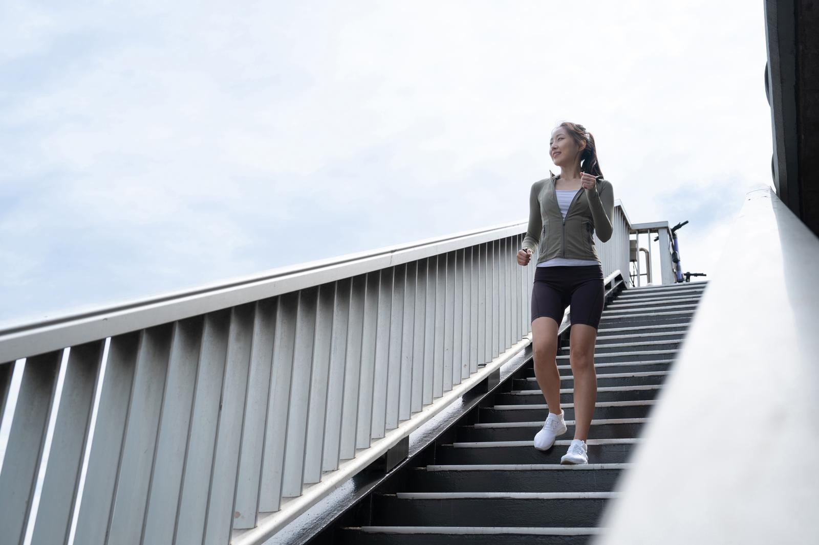 “계단 내려가기, 오르기보다 근력효과 2배”…운동 상식 흔들렸다 [건강팩트체크]