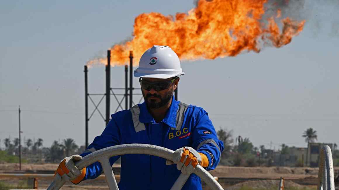 Oil soars above $117 as Iran war stand-off persists