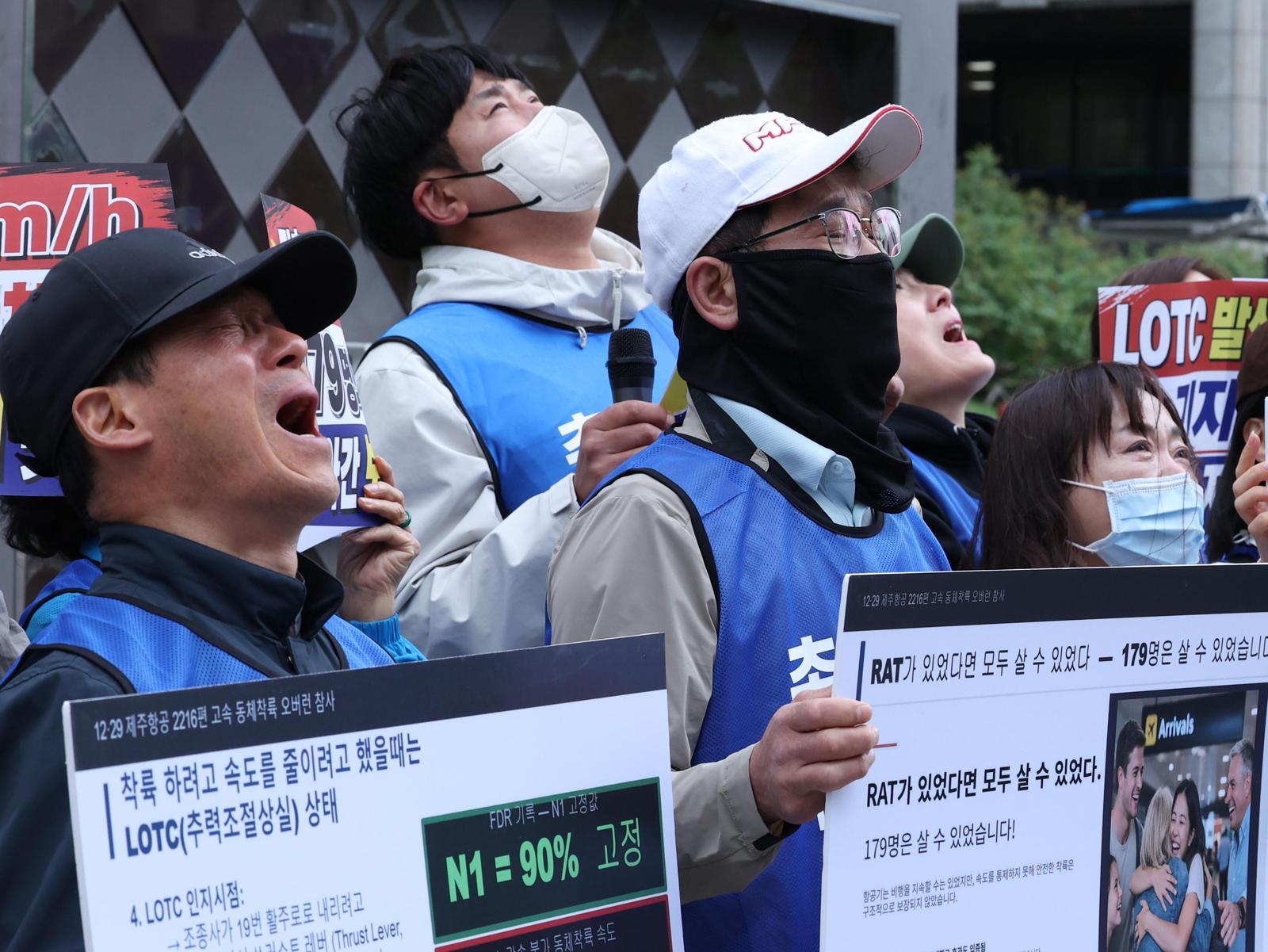 유족 “무안 사고기, 정상속도 1.5배 착륙” 결함 주장