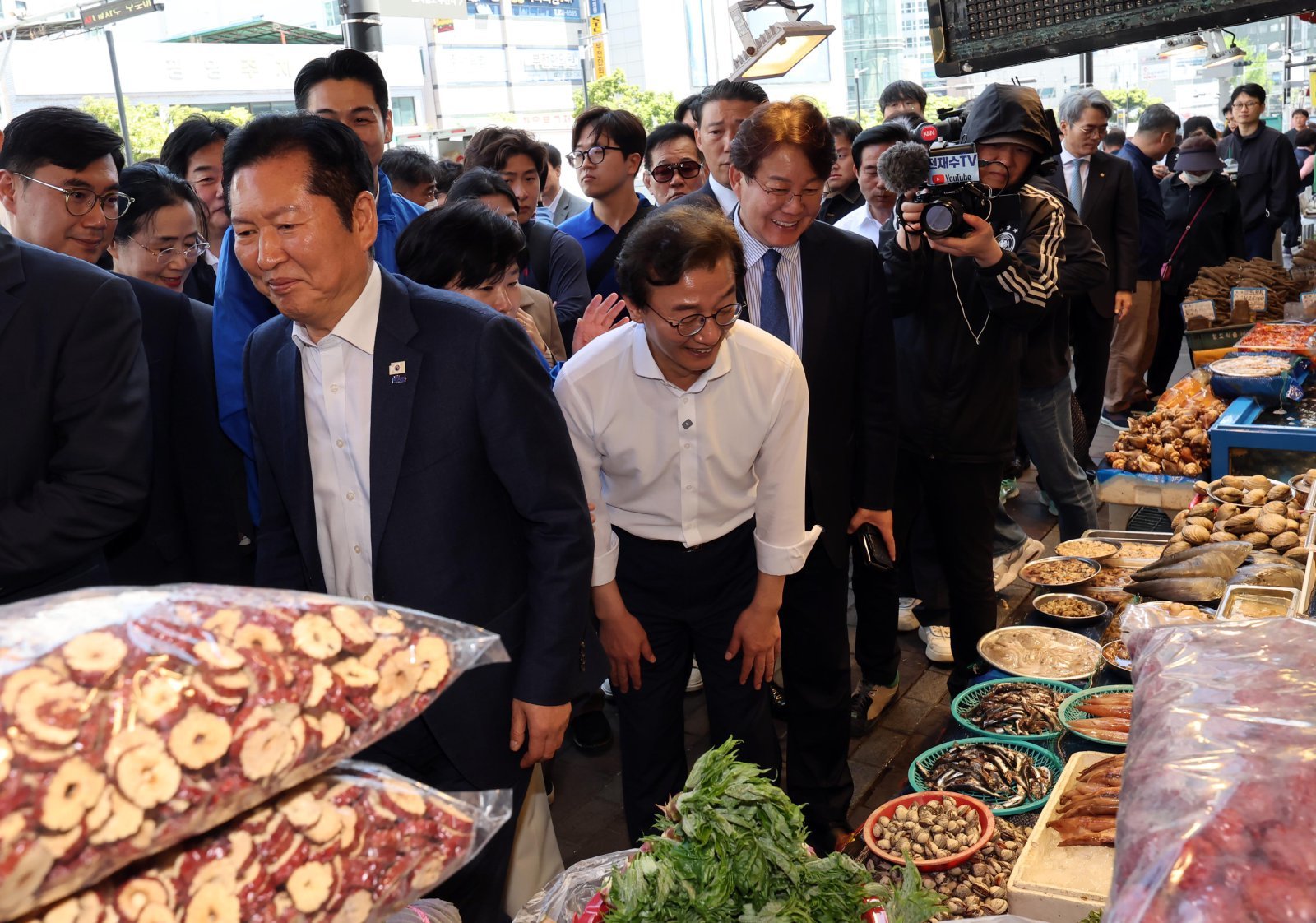 정청래, 연휴에도 현장행보 잰걸음…영남권 순회하며 집중 지원