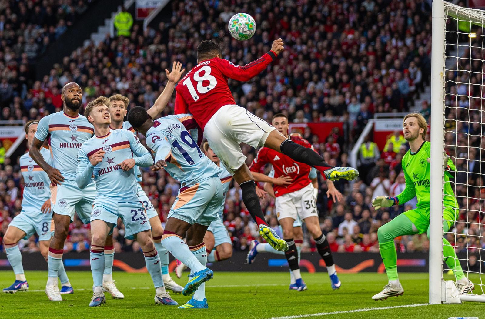 카세미루, 회심의 헤딩슛… 맨유, EPL 3위