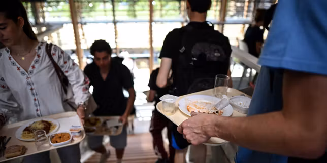 Ce qui change à partir du 1ᵉʳ mai : prix du gaz, fleuristes et boulangeries ouverts, repas à 1 euro pour les étudiants, Mercosur, coût des titres de séjour…