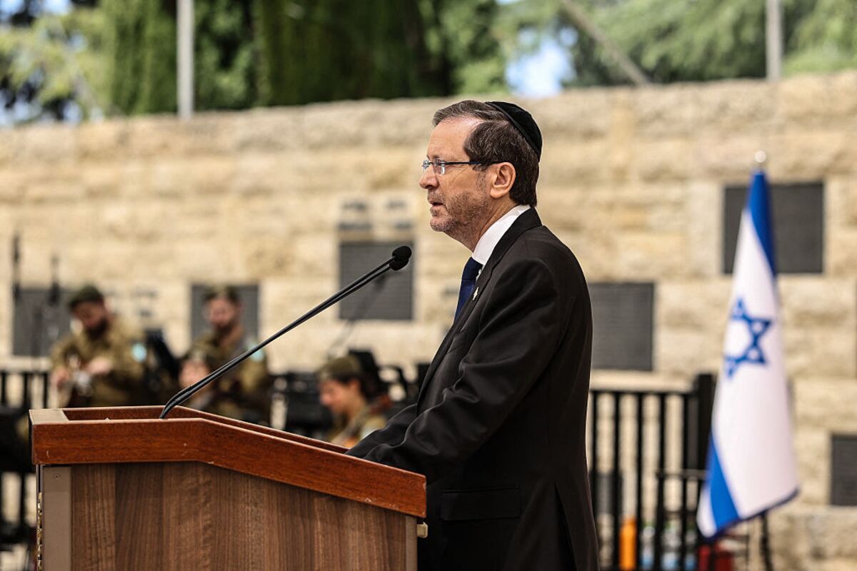 Israel President Holds Off Deciding Whether to Pardon Netanyahu