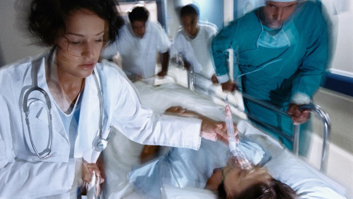 Una IA supera a los médicos en la toma de decisiones vitales en urgencias