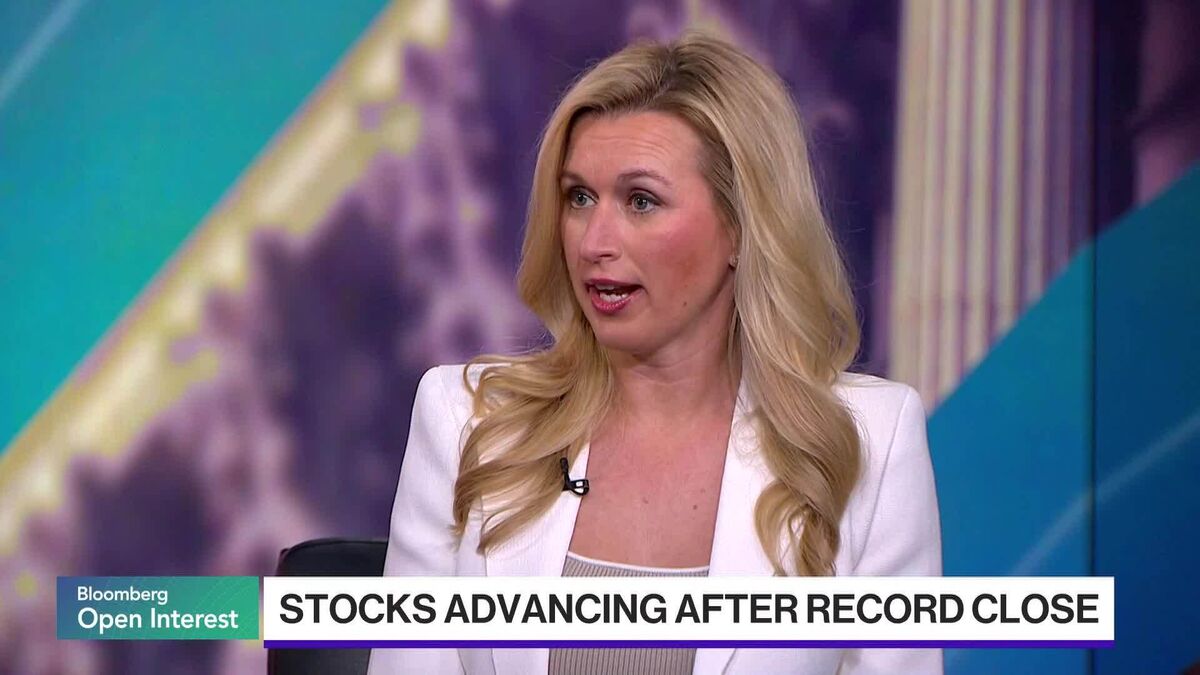 Higher Oil Prices Won't Spur US Recession, Strategist Amoroso Says
