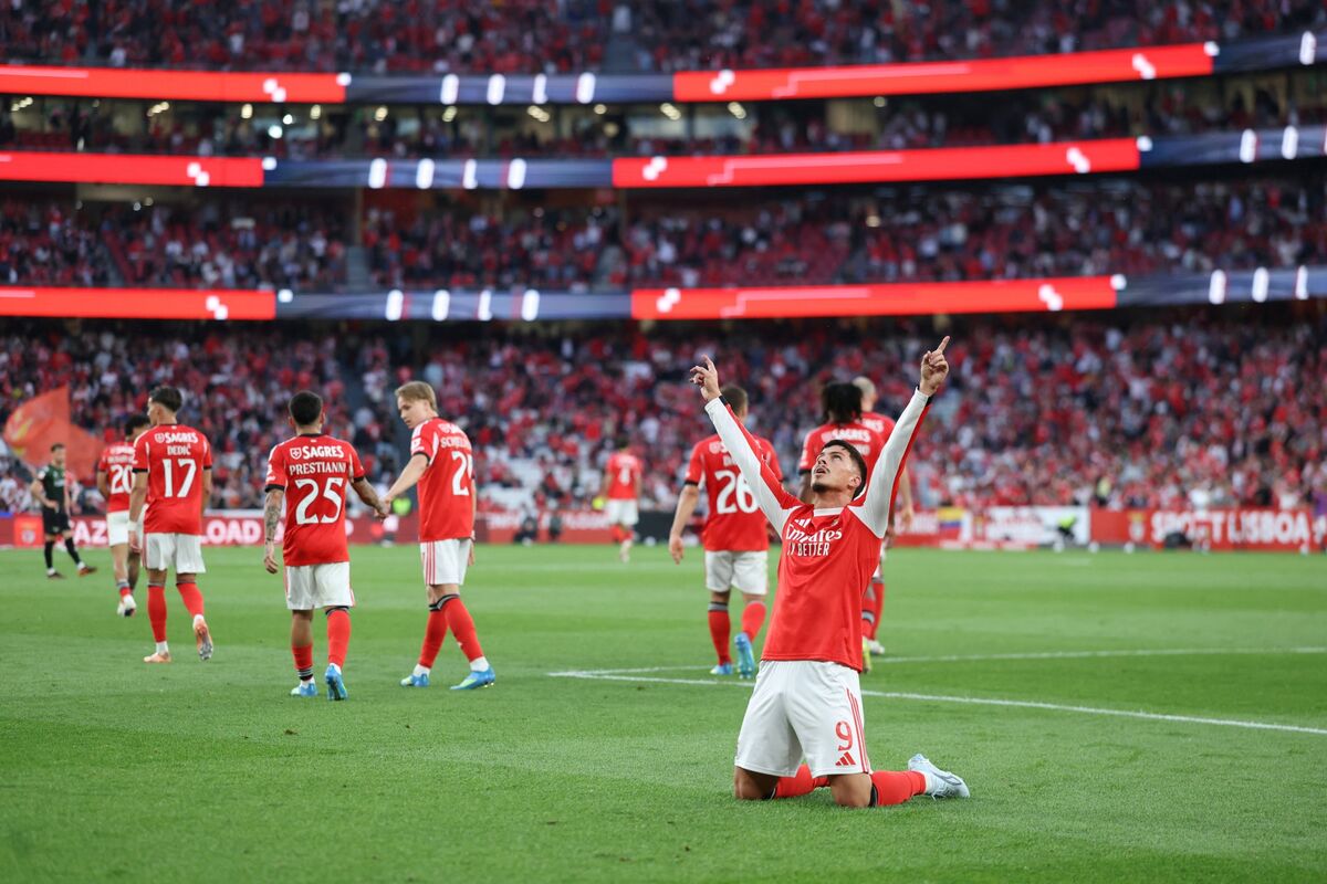 US Investor Said to Pay 70% Premium for Benfica Minority Stake
