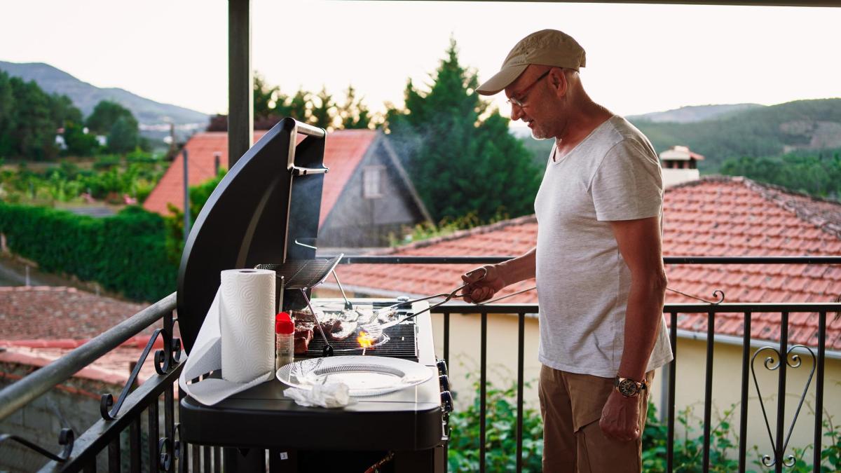 Barbacoas en terrazas y lo que dice la ley: “Si los estatutos de la comunidad las prohíben, deben exponer las razones”