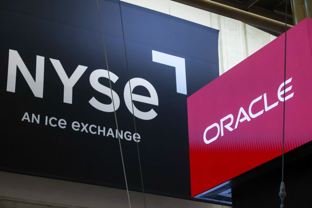 Oil Shock Starts to Seep Into Earnings and Stock Prices