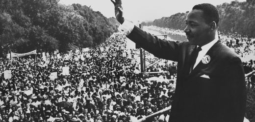 Washington: Donald Trump erneuert ikonisches Becken am Lincoln Memorial mit Schwimmbadbelag