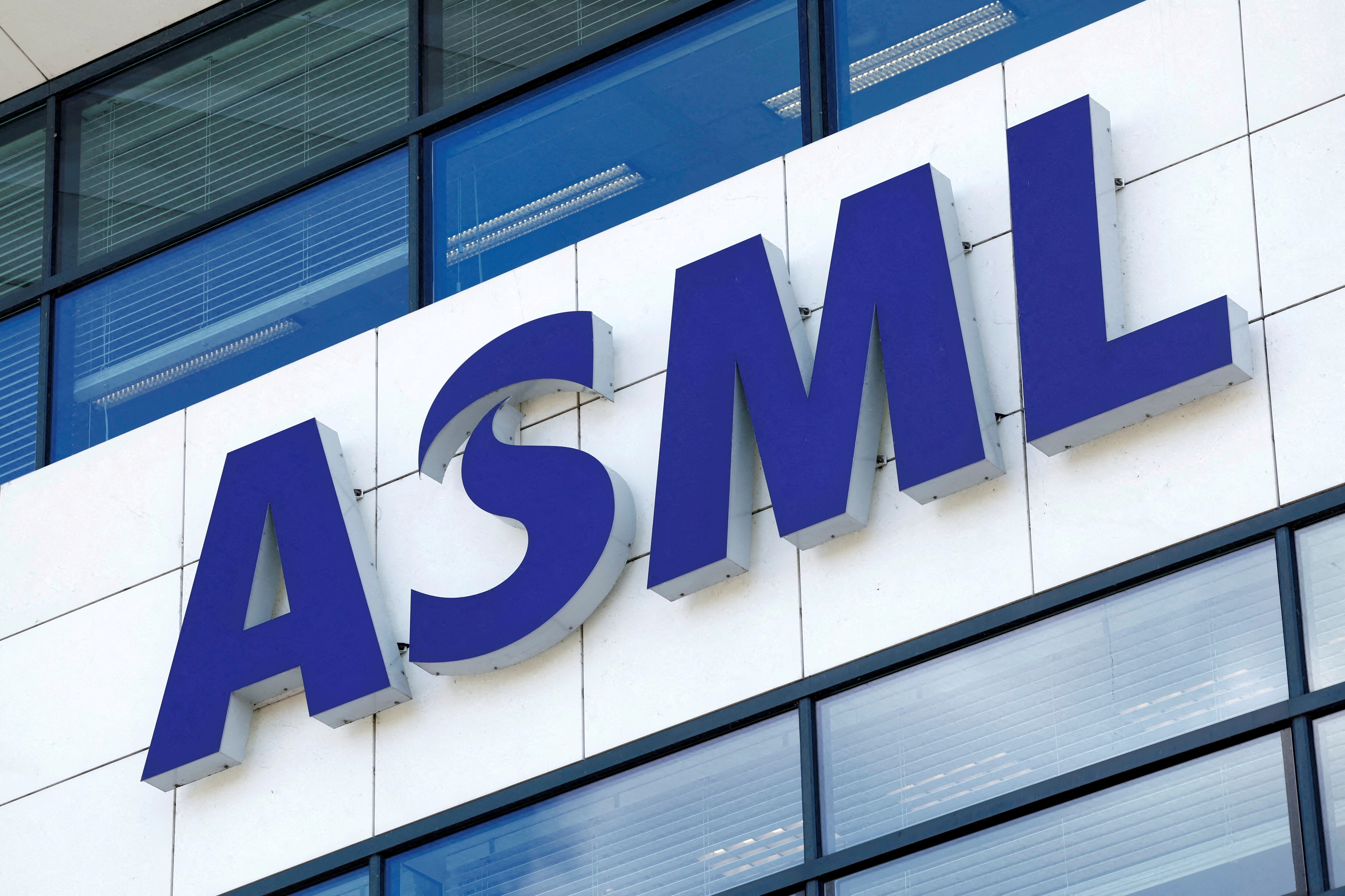 AI붐 폭발에...ASML, 내년 EUV 장비 80대 만든다