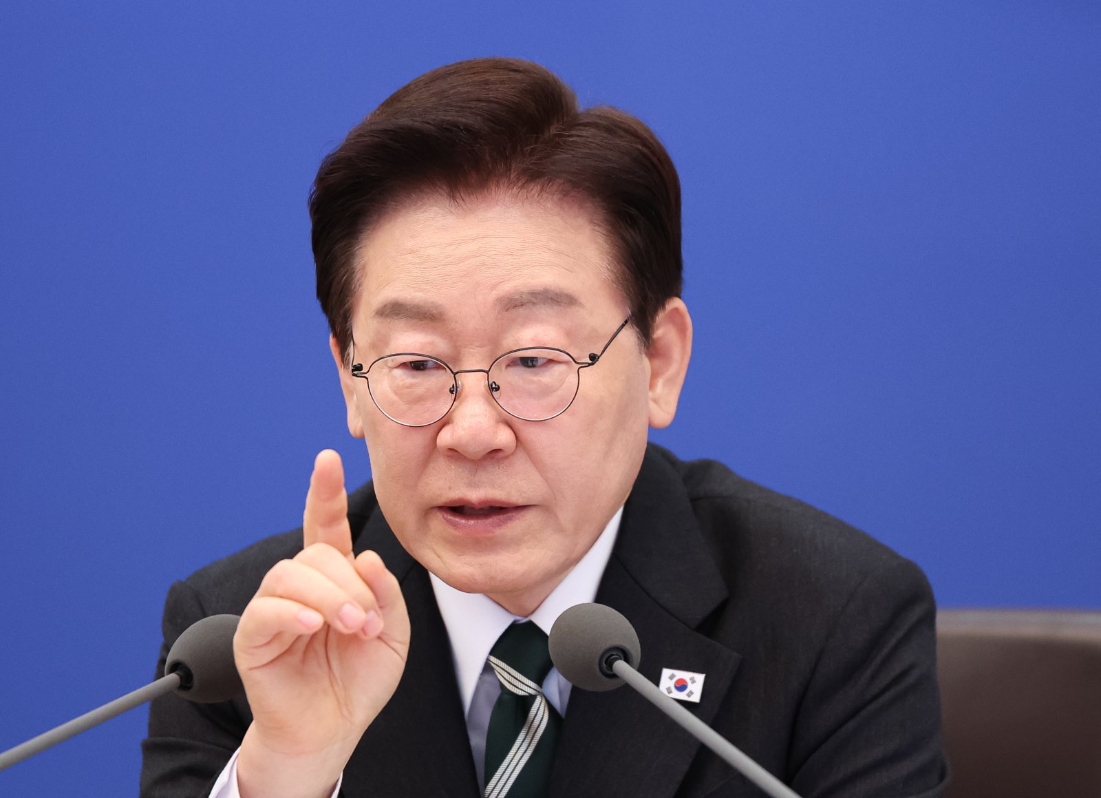 李대통령 “외국軍 없으면 방위 어렵단 불안감 왜 갖나…우리 역량 충분”