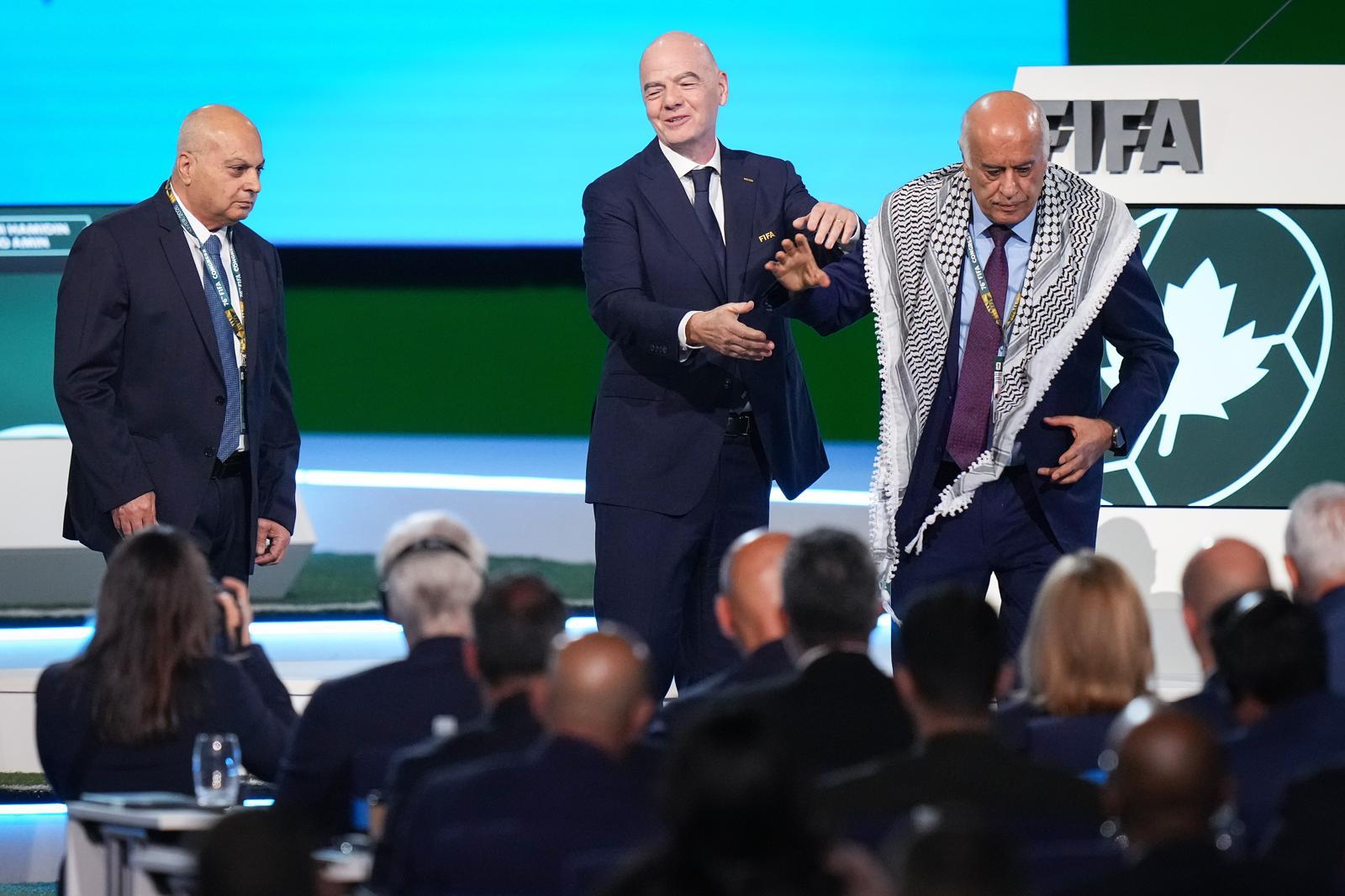 FIFA 회장 “이란, 월드컵 참가해 美서 경기 치를것”