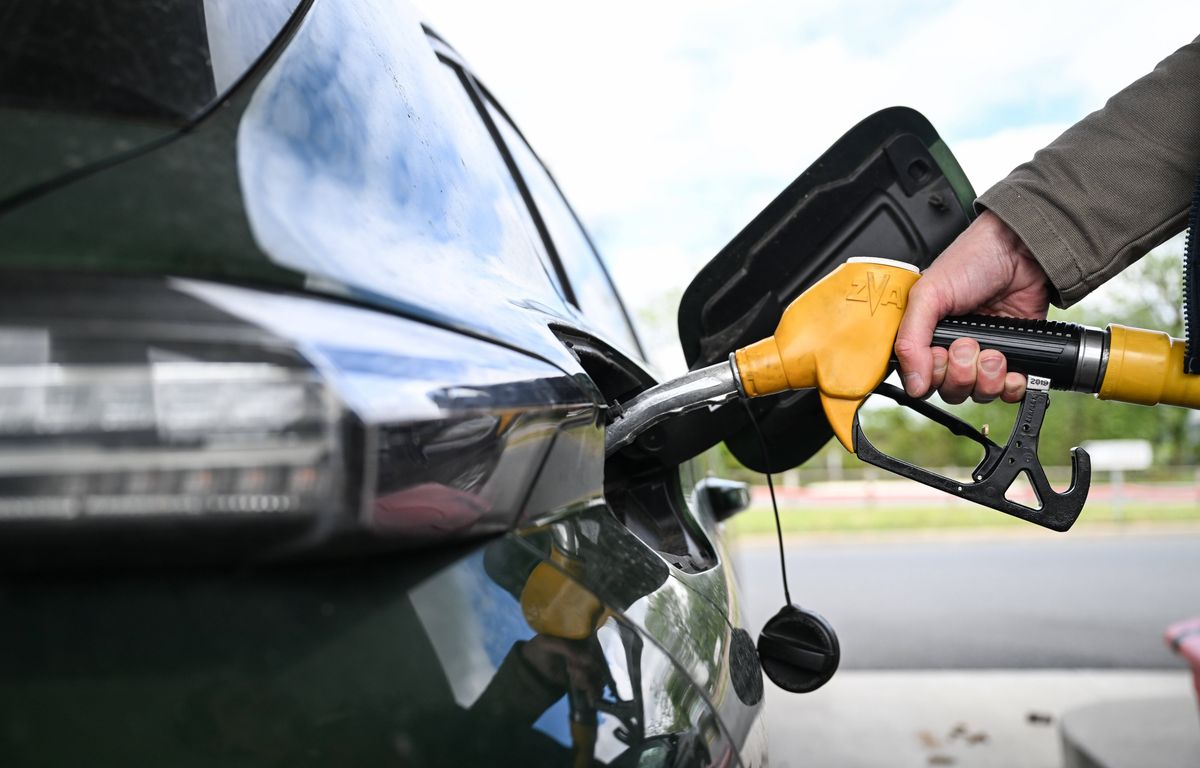 Les Français ont nettement moins acheté de carburant en avril
