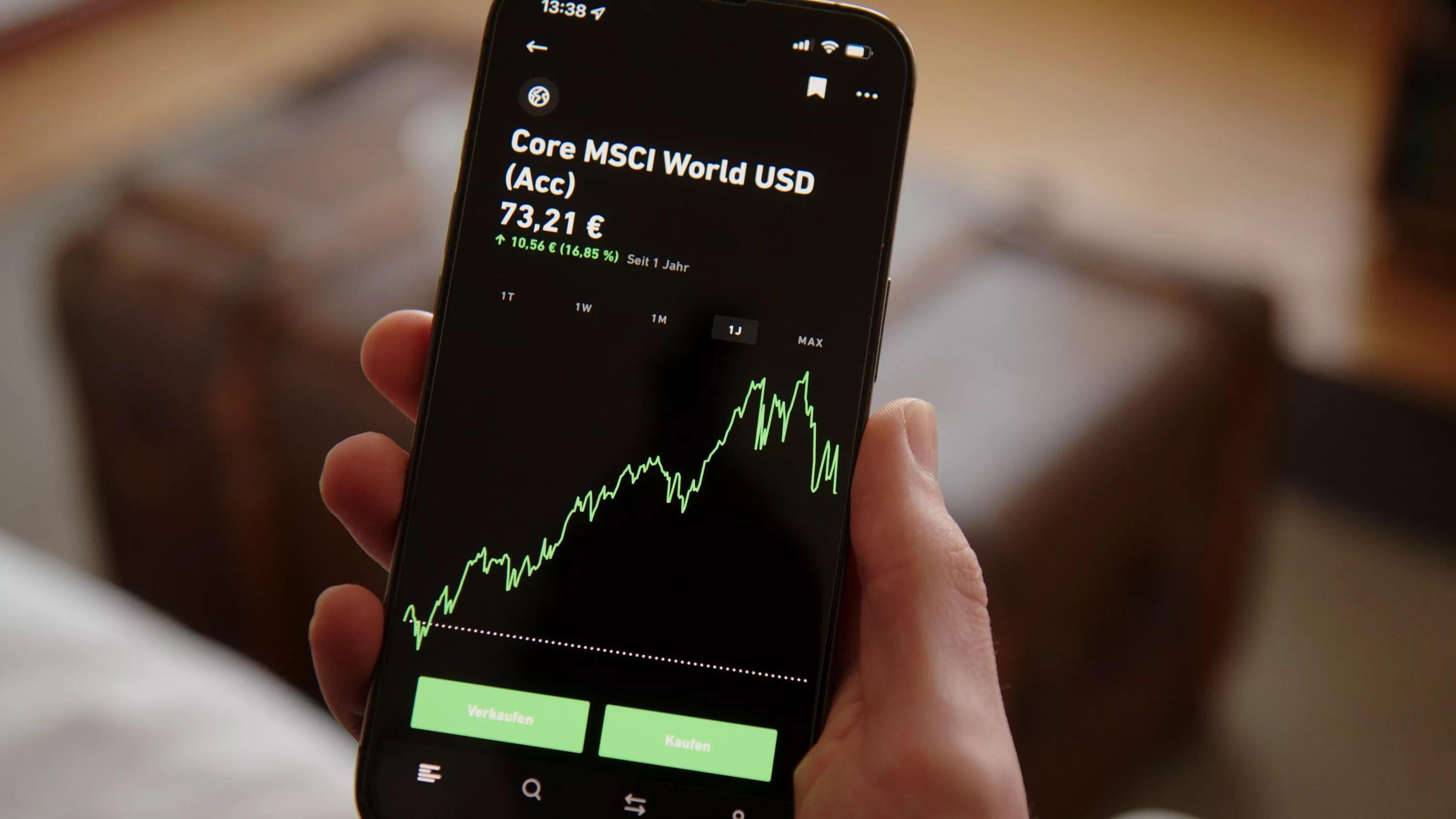 Investissement en Bourse, cryptomonnaies... Les banques se lancent dans la bataille des applis financières