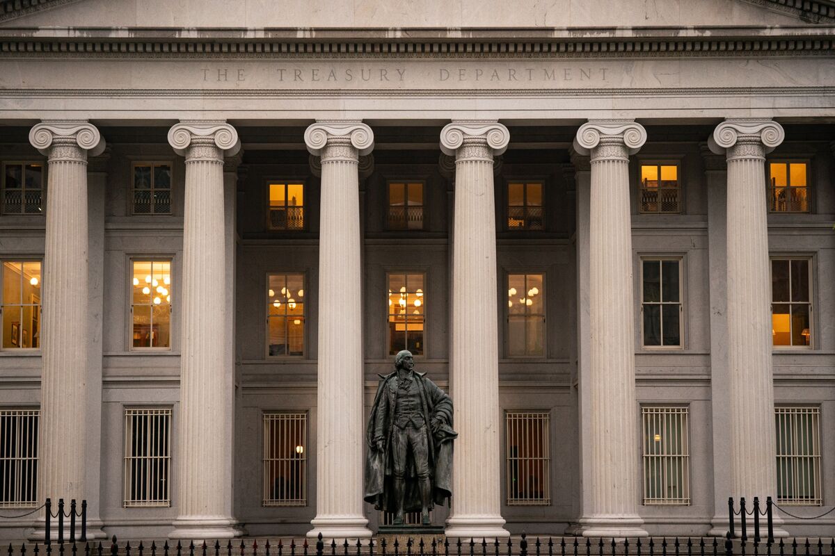 Bond Traders Await Powell Update, Slate of US Treasury Auctions