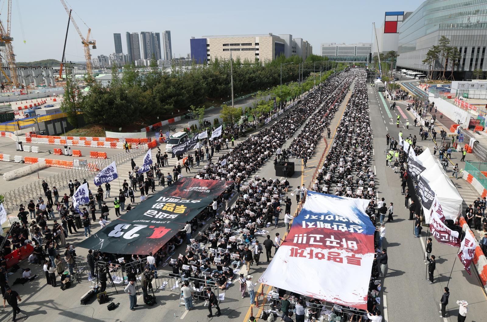 삼성전자 노조 집회날 파운드리 생산 58% 급감…“총파업시 30조 피해”