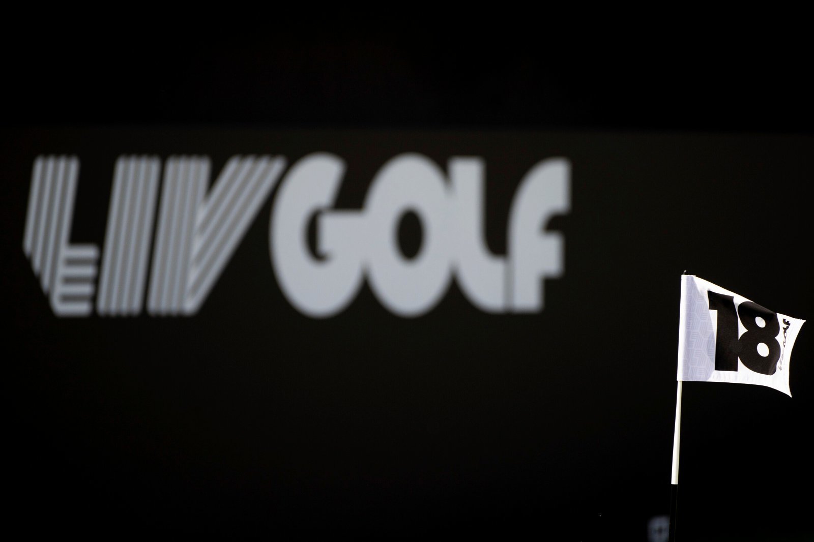 LIV골프 7조 투자 사우디국부펀드, 손 뗀다