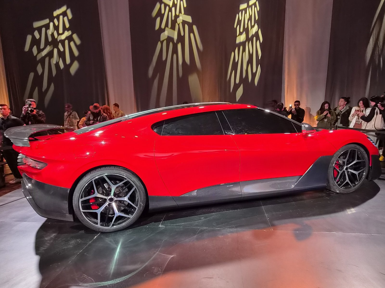 “0.9초 만에 시속 100㎞”…드리미, 로켓 부스터 장착한 괴물카 공개