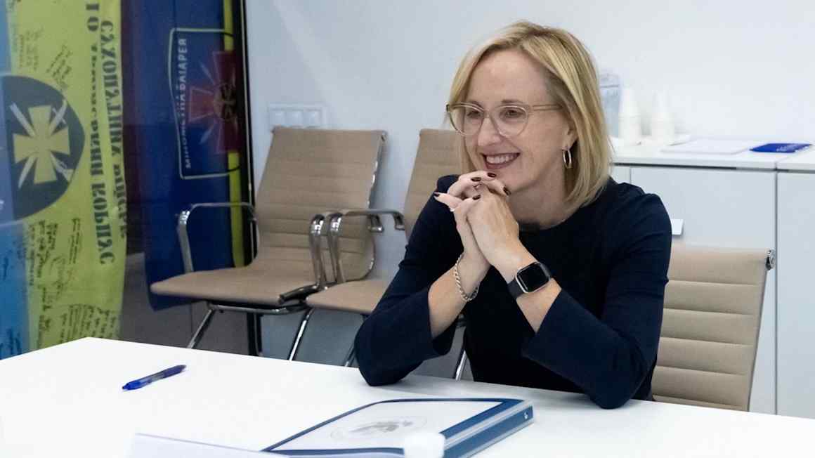 US ambassador to Ukraine to leave over differences with Trump