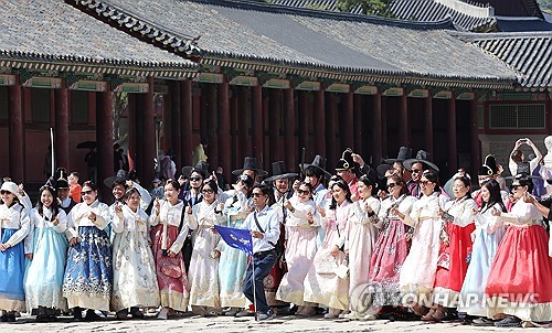 Retail sales rise 5.6 pct in March on tourism boost, back-to-school season demand