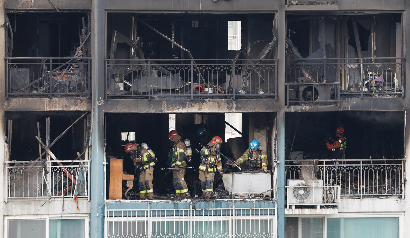 ‘추락-화재’ 의왕 아파트 내부서 아내 시신과 유서 발견