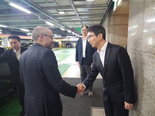 DeepMind chief holds separate meetings with heads of S. Korean conglomerates in Seoul: sources