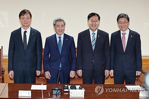 Finance chief cites financial market's sufficient crisis response capacity amid volatility